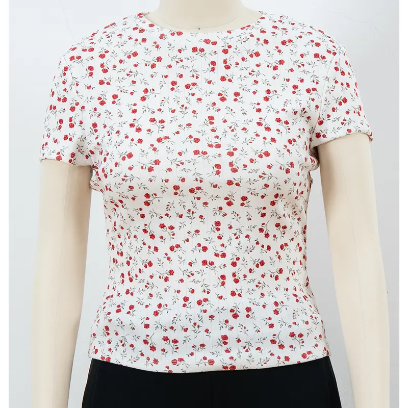 T-Shirt Leher Krew Dipasang dengan Cetakan Bunga Ditsy Merah