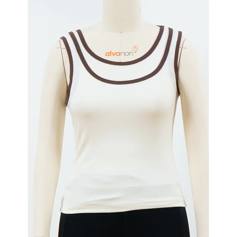 Top Tank Putih dengan Kemasan Garis Leher Berganda Coklat